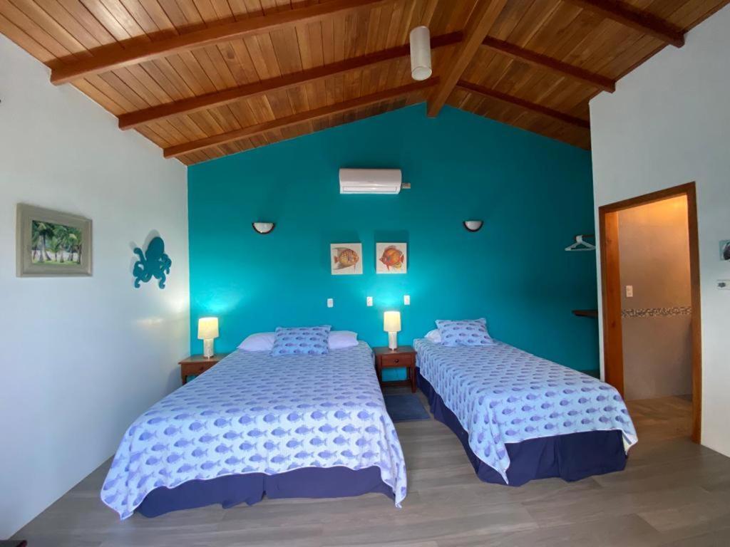 The Isabela Beach House Puerto Villamil Zewnętrze zdjęcie