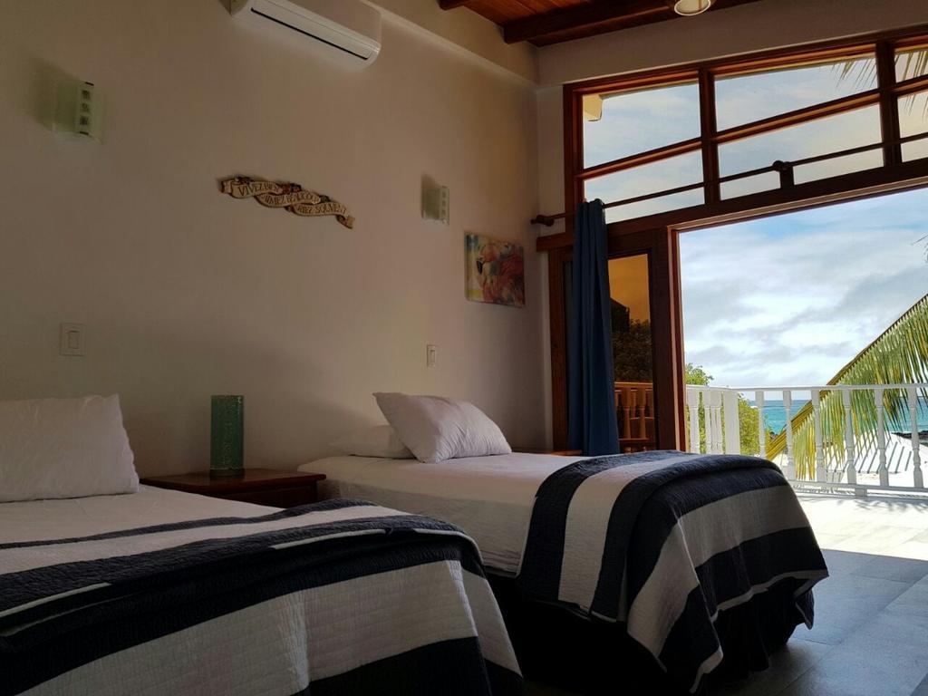The Isabela Beach House Puerto Villamil Zewnętrze zdjęcie